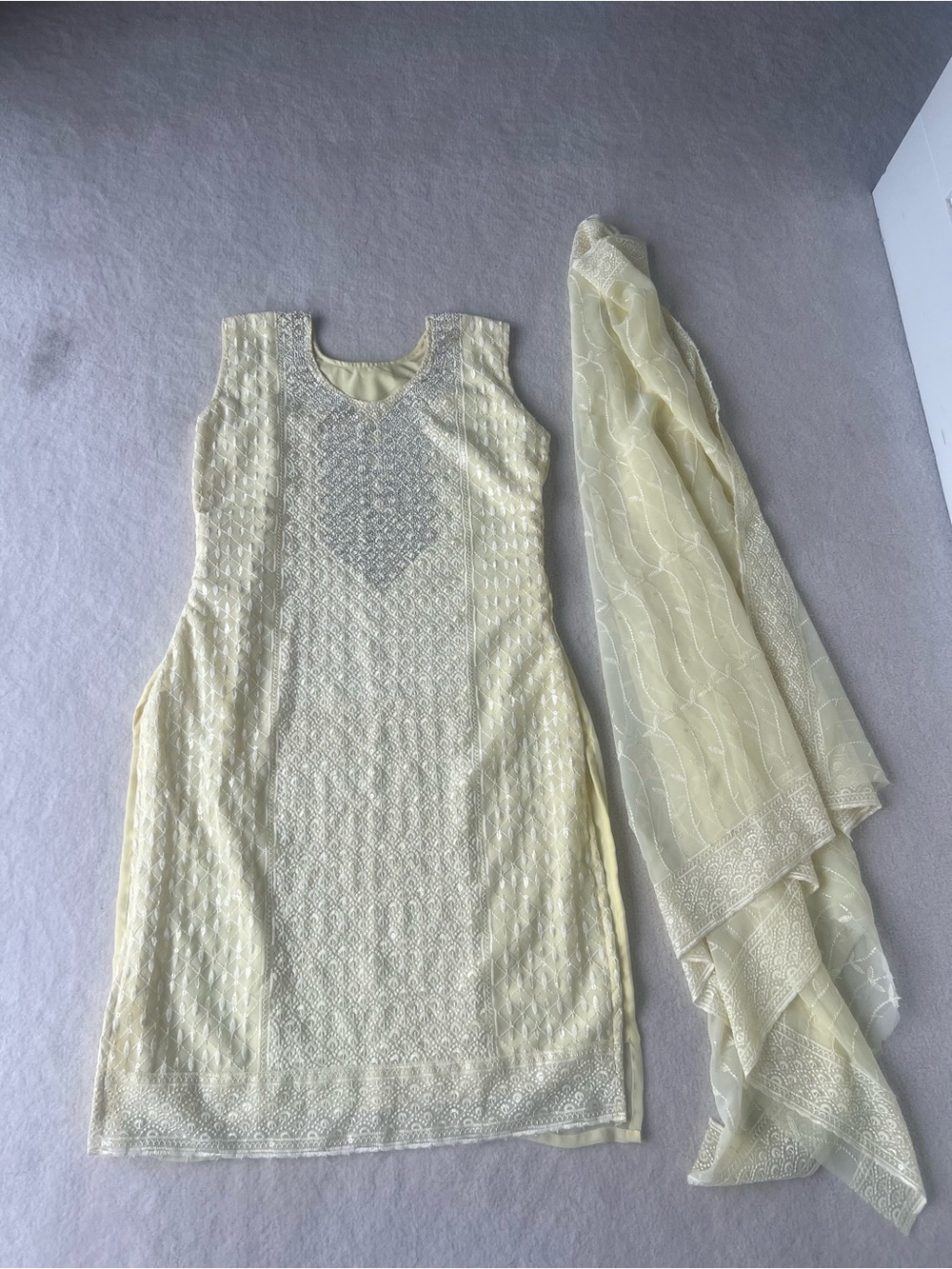 New Light yellow stone work Embroidered 3 piece kurti shalwar and dupatta set - Picture 7 of 8